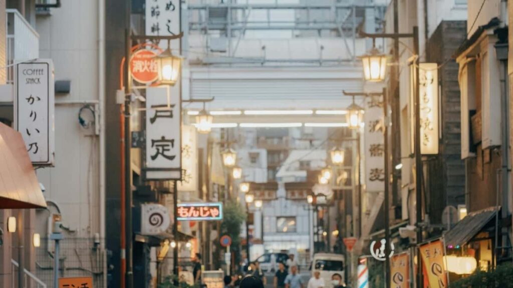 How Twitter Influencers in Luxembourg Collaborate with Brands in Japan