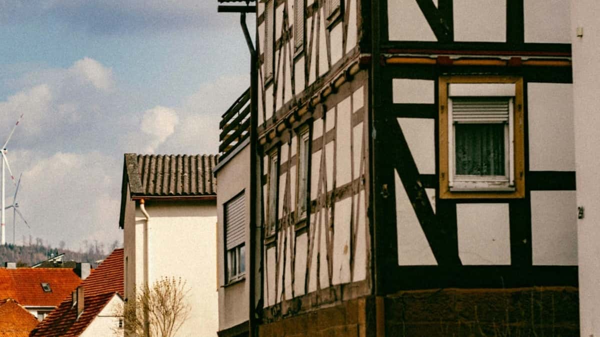 How TikTok Influencers in Luxembourg Collaborate with Brands in Belgium