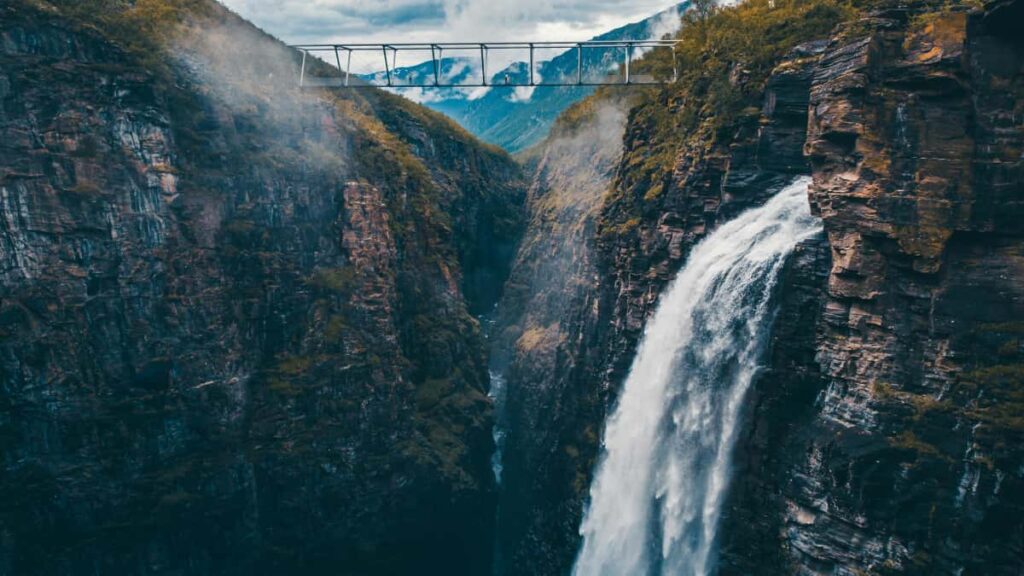 Praktesch Guide fir Letzebuergesch Creatoren: wei een turkesch Marken op Spotify kontakteiert fir gesponserte Hotel-Reviews.