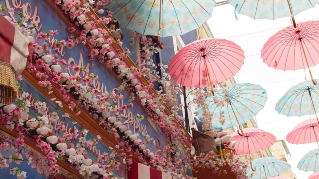 Praktesch Guideline fir Letzebuerger Creatoren wei een polnesch Marken iwwer Hulu ukritt fir Pre-Launch Hype, mat Strategieen, Datenverglaich a handfeste Aktiounen.